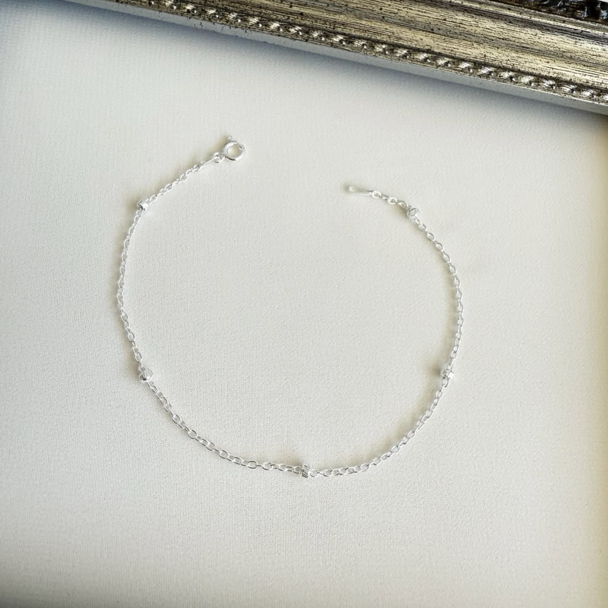 Pulsera Tradicional con Esferas Facetadas