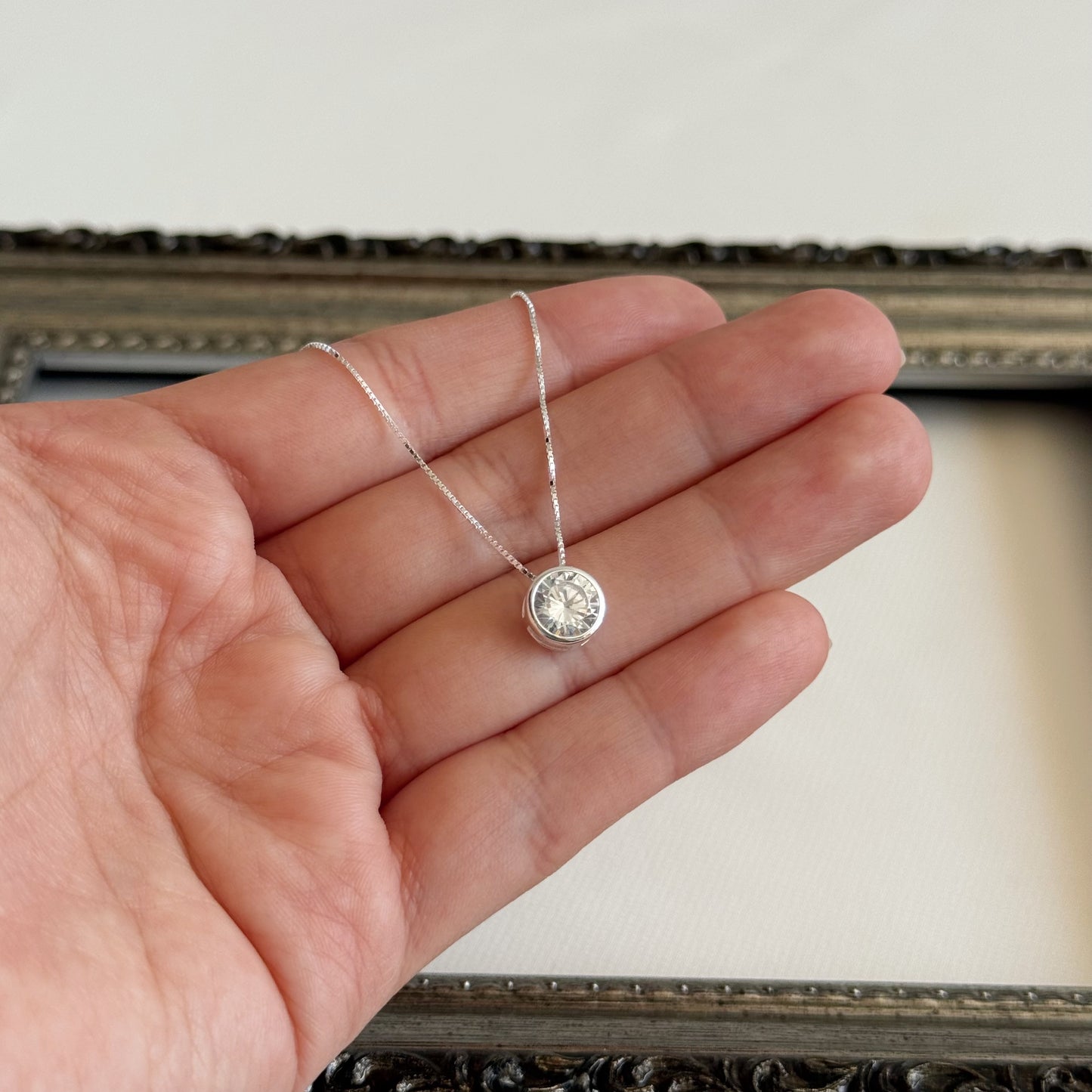 Collar Punto de Luz Grande