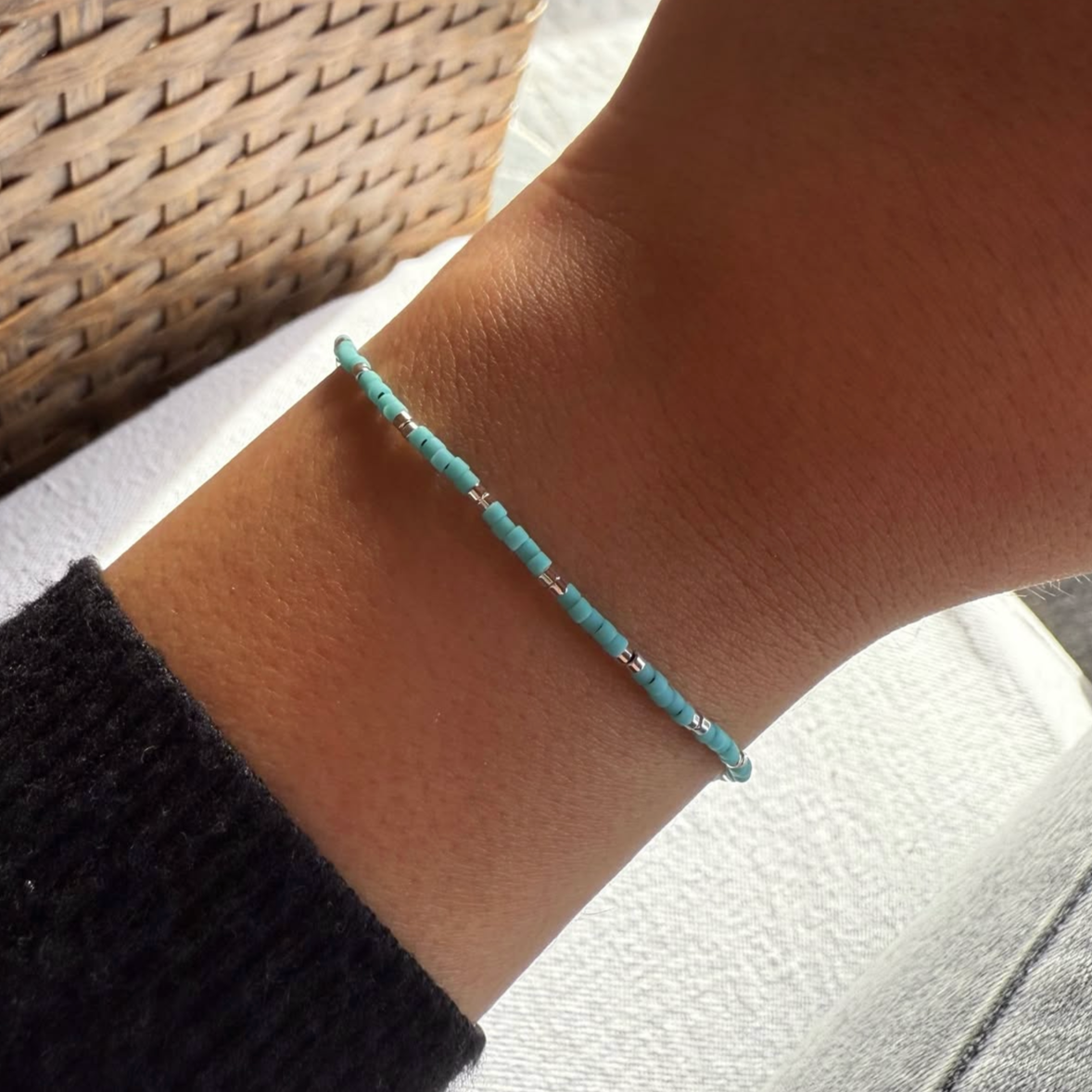 Pulsera con Broche Miyuki Delica - Celeste