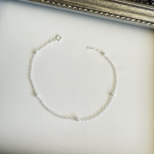 Pulsera Tradicional con Esferas Facetadas