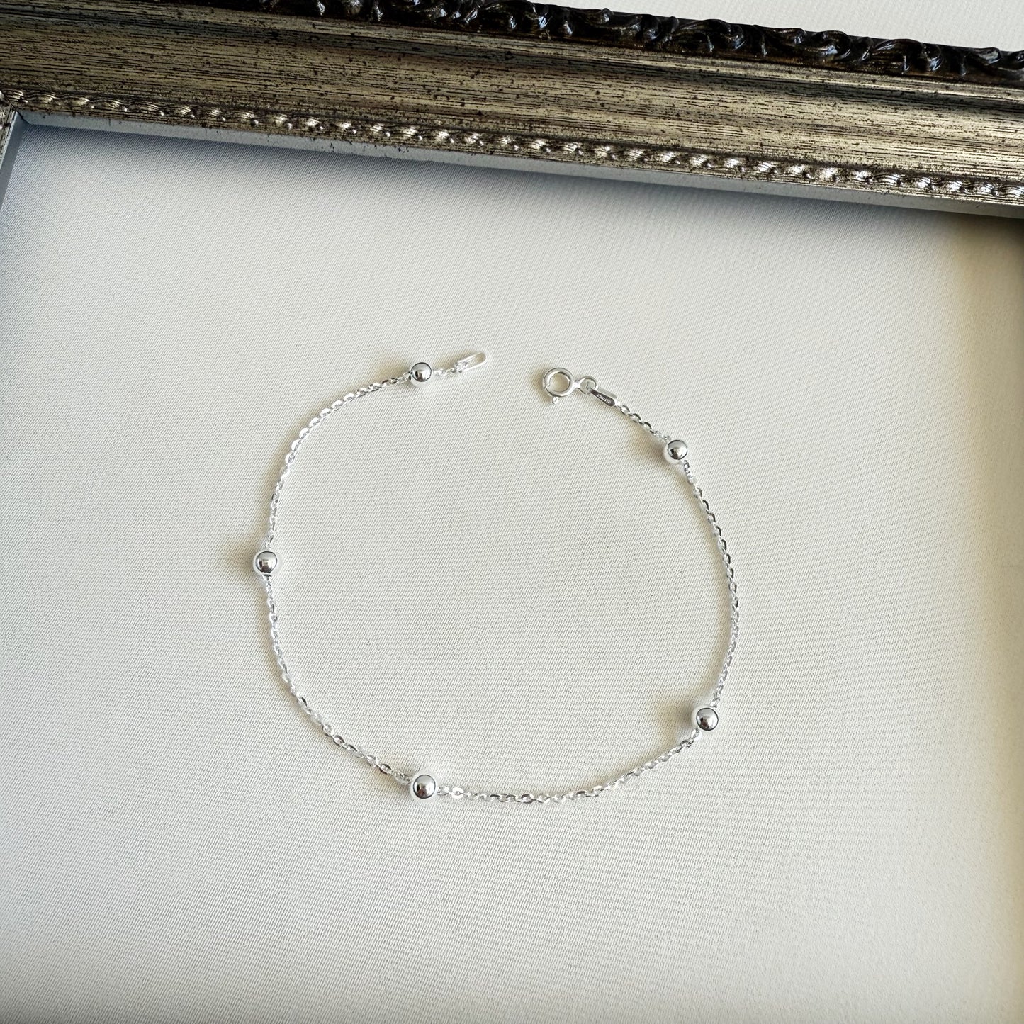 Pulsera Tradicional con Esferas